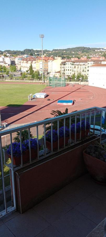 Vistas A La Pista De Atletismo Apartment Pontevedra Exterior photo